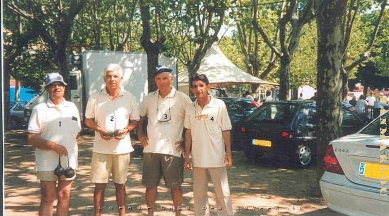 11 z04 EQUIPE DE BOULES LYONNAISE DE BOUSFER CHAMP FRANCE A LODEVE 2001.JPG